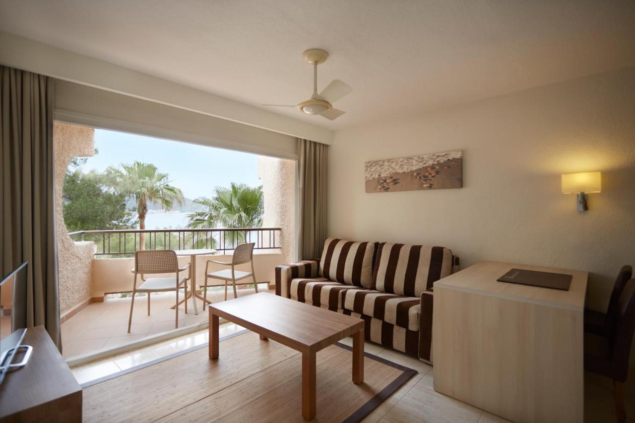 Invisa Hotel Club Cala Blanca Es Figueral Екстер'єр фото