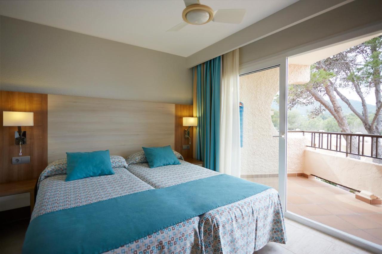 Invisa Hotel Club Cala Blanca Es Figueral Екстер'єр фото