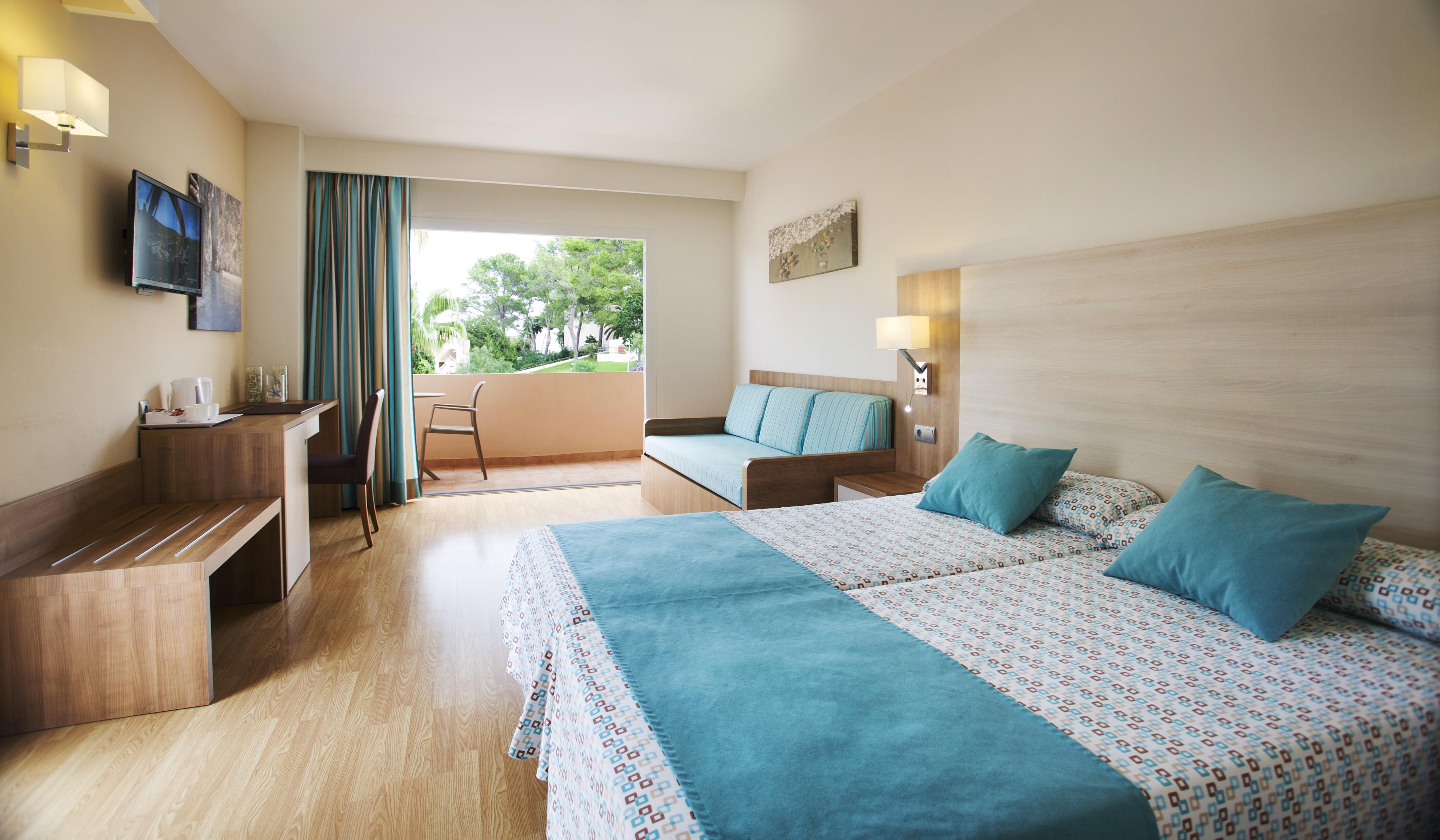 Invisa Hotel Club Cala Blanca Es Figueral Екстер'єр фото