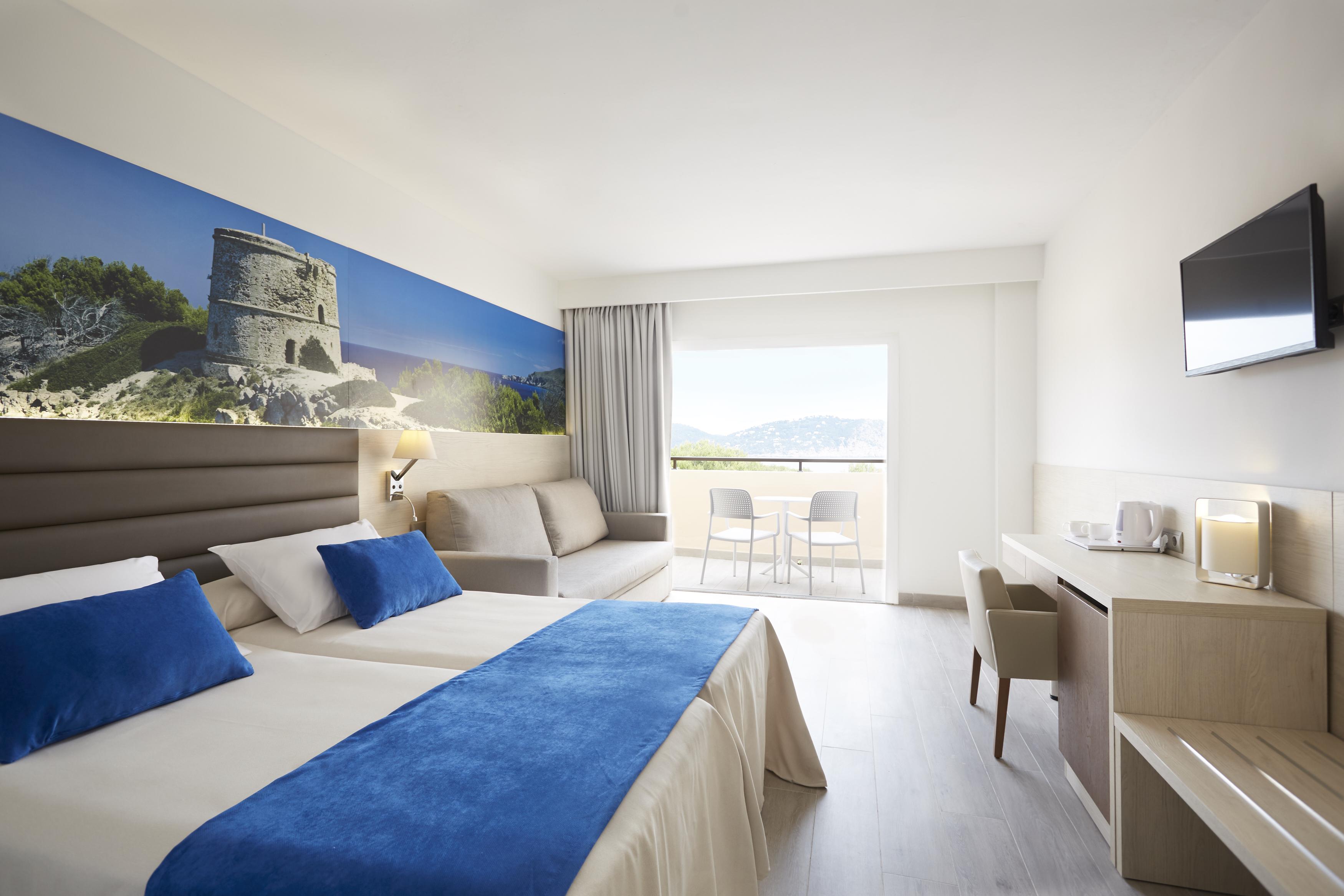 Invisa Hotel Club Cala Blanca Es Figueral Екстер'єр фото