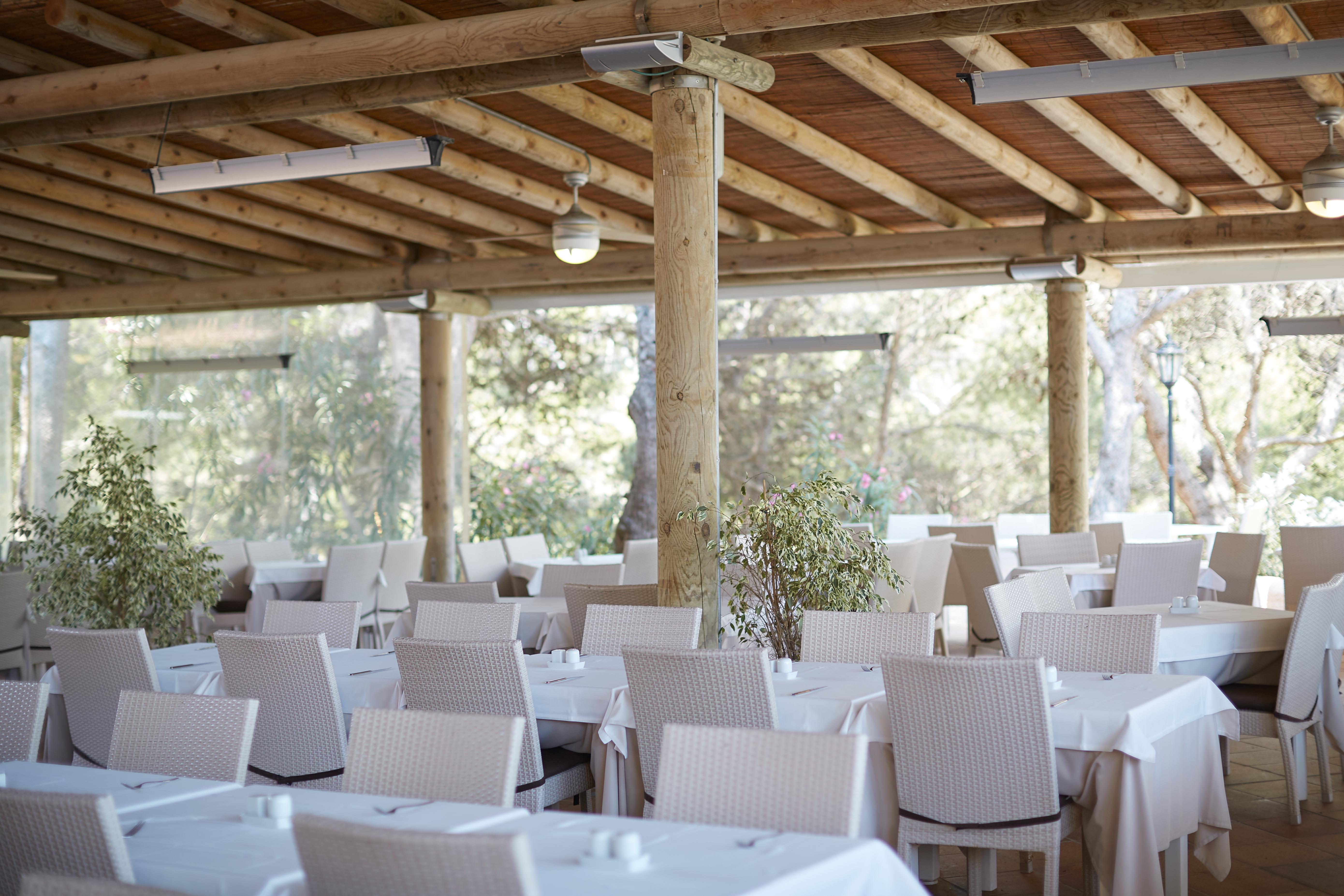 Invisa Hotel Club Cala Blanca Es Figueral Екстер'єр фото