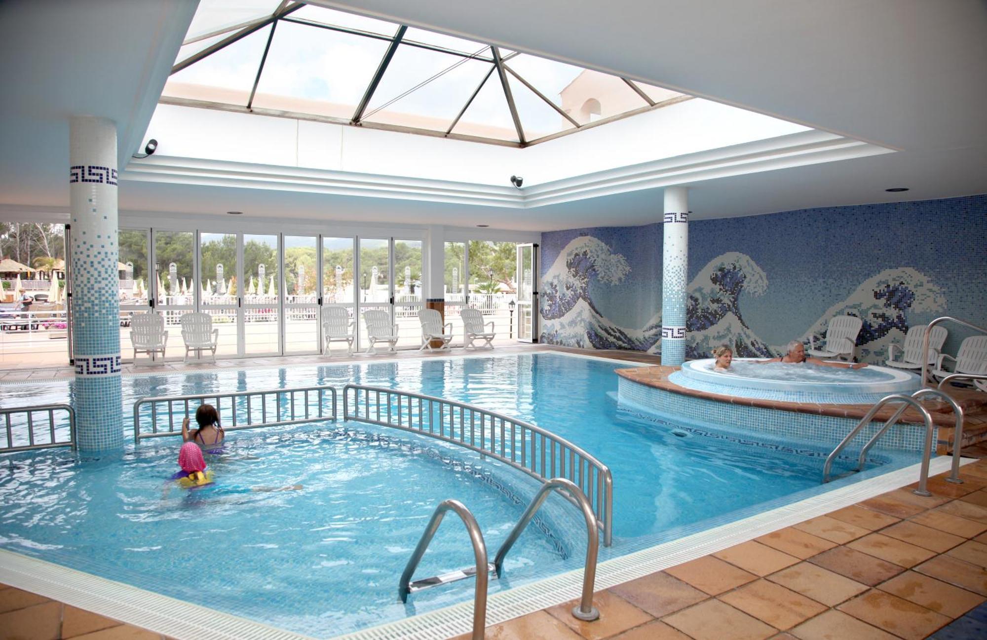 Invisa Hotel Club Cala Blanca Es Figueral Зручності фото