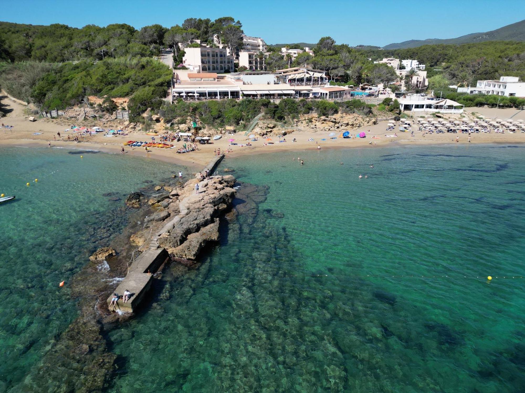 Invisa Hotel Club Cala Blanca Es Figueral Екстер'єр фото