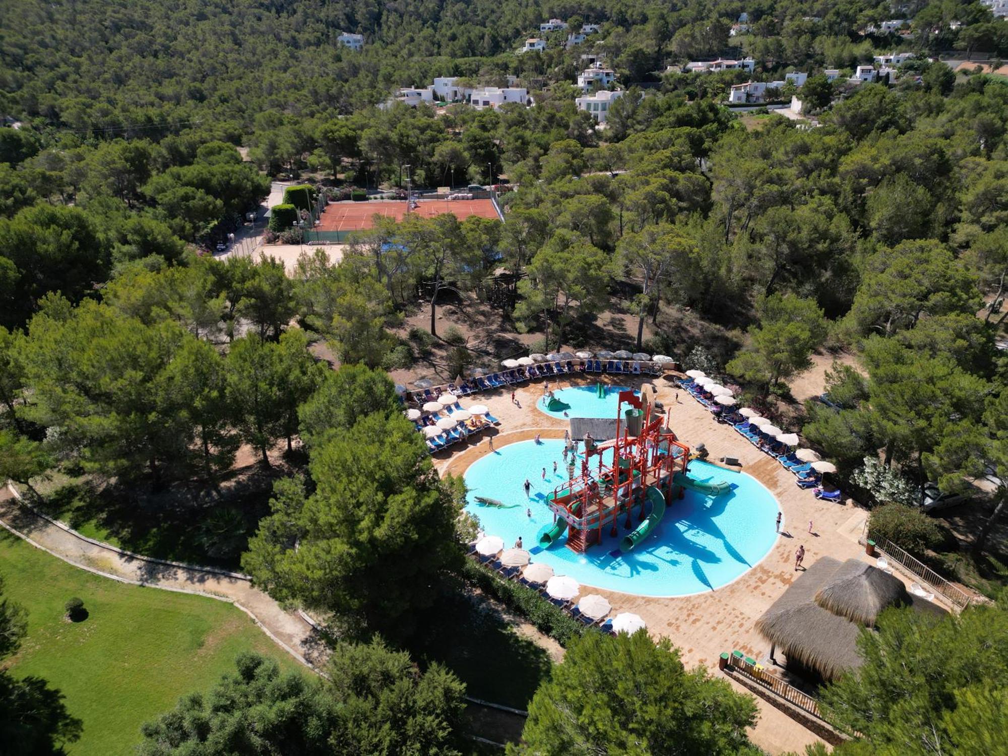 Invisa Hotel Club Cala Blanca Es Figueral Екстер'єр фото