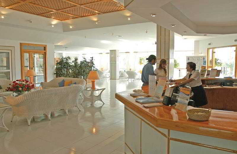 Invisa Hotel Club Cala Blanca Es Figueral Інтер'єр фото