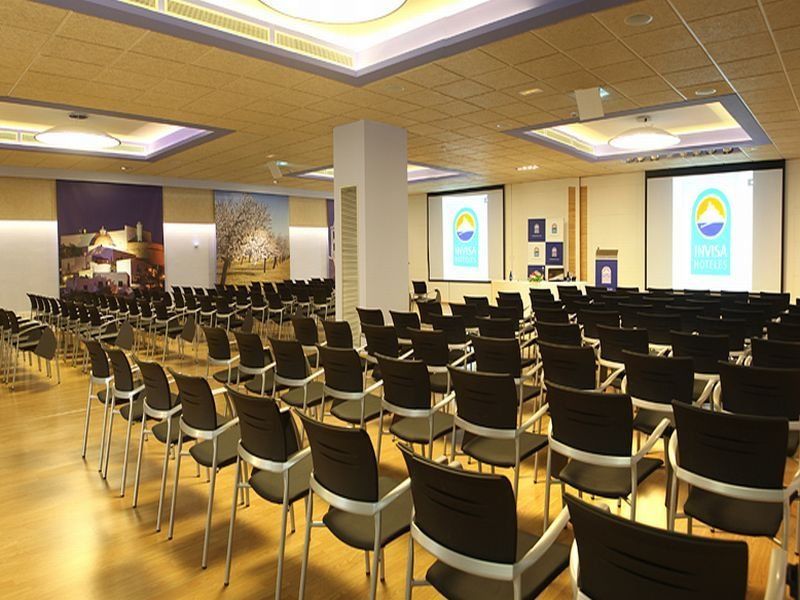 Invisa Hotel Club Cala Blanca Es Figueral Зручності фото
