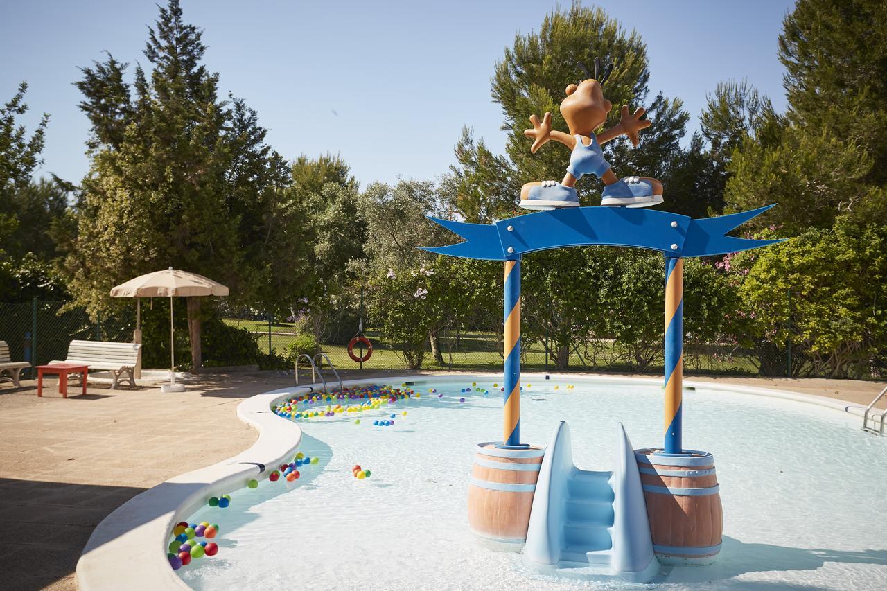 Invisa Hotel Club Cala Blanca Es Figueral Екстер'єр фото